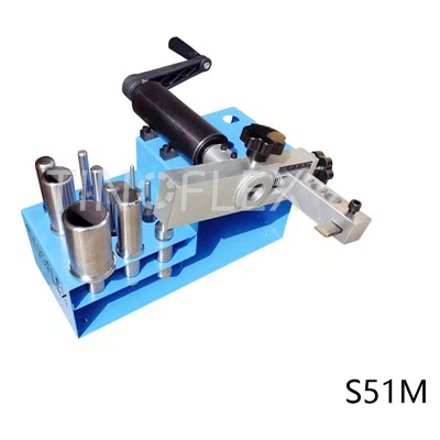 Jakie są charakterystyki zużycia energii przez maszynę do skórowania węży?